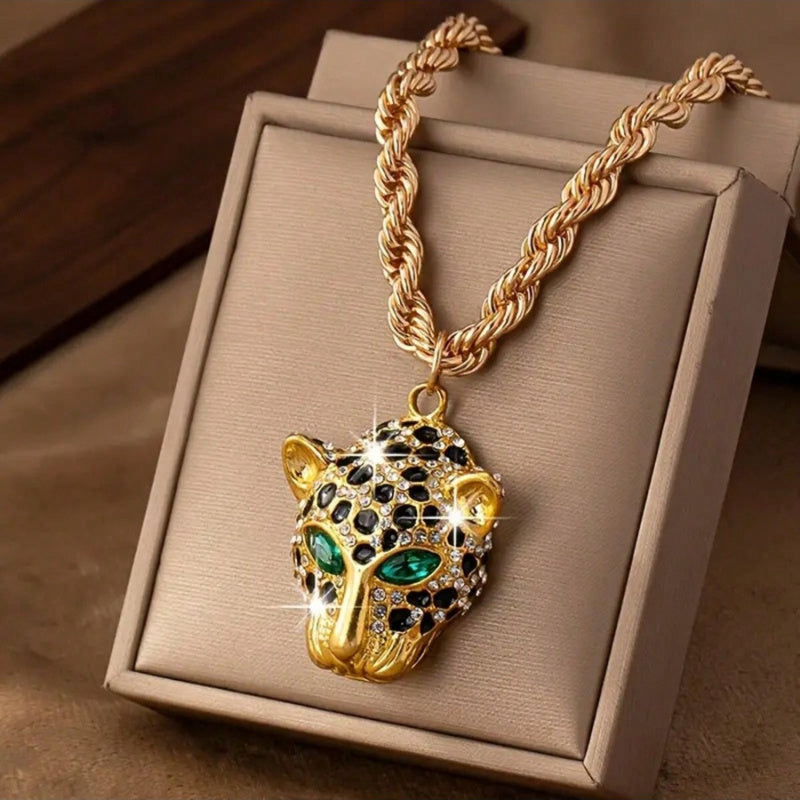 1 piece of 18K gold-plated jewelry green Leopard Necklace ins gift French romantic style fashion casual retro trend daily commuting street party holiday wear opp bag packaging.
