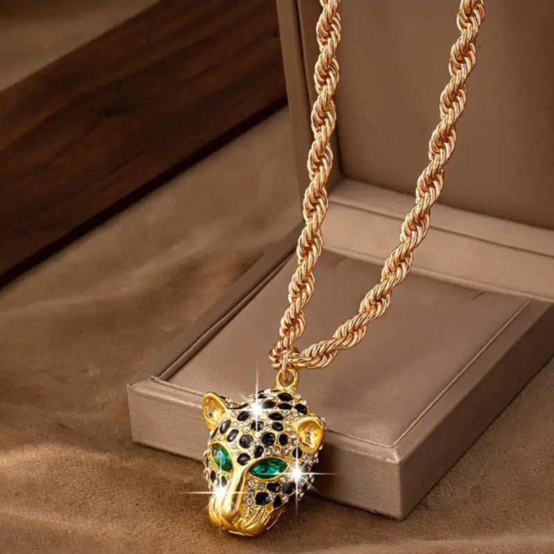 1 piece of 18K gold-plated jewelry green Leopard Necklace ins gift French romantic style fashion casual retro trend daily commuting street party holiday wear opp bag packaging.