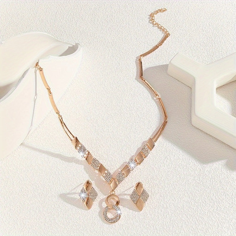 Luxury 3pcs Gold-Plated Jewelry Set for - Sparkling Rhinestone Necklace & Earrings, Vintage & Sexy Wedding, Valentine’s Day Gift, Party or Everyday Elegant Alloy Necklace and Earrings Set for Special Occasions & Year-Round